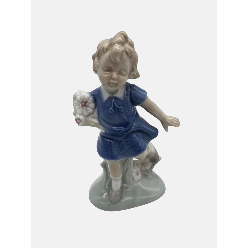 Vintage Lego Japan Girl Figurine With Flower Bouquet 4.5" Tall Porcelain